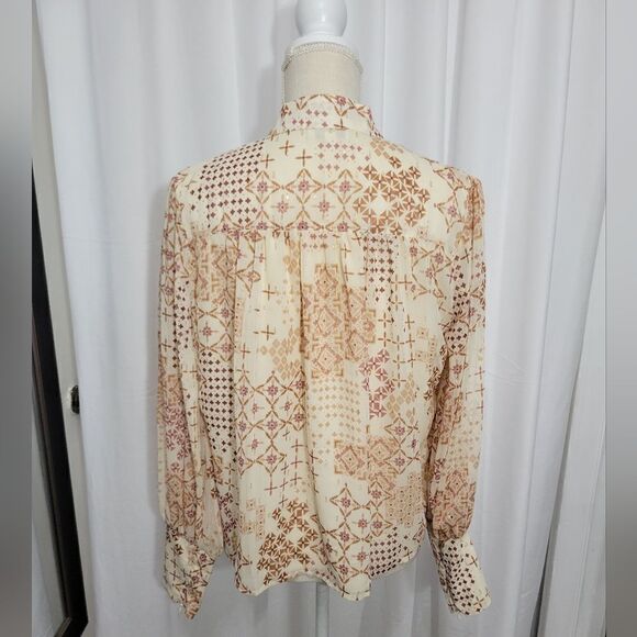 Fate Button Up blouse tan/cream Long Sleeve Sz Small - Picture 3 of 11
